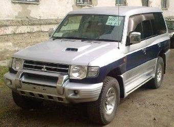 1999 Mitsubishi Pajero Images