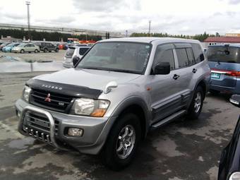 1999 Mitsubishi Pajero Pictures