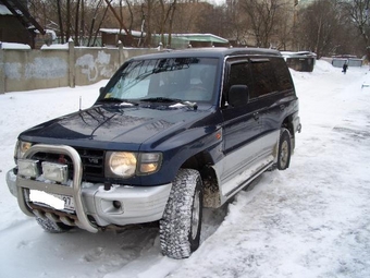 2000 Mitsubishi Pajero