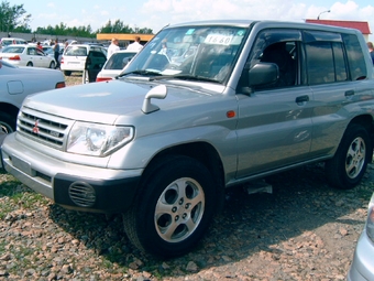 2000 Mitsubishi Pajero