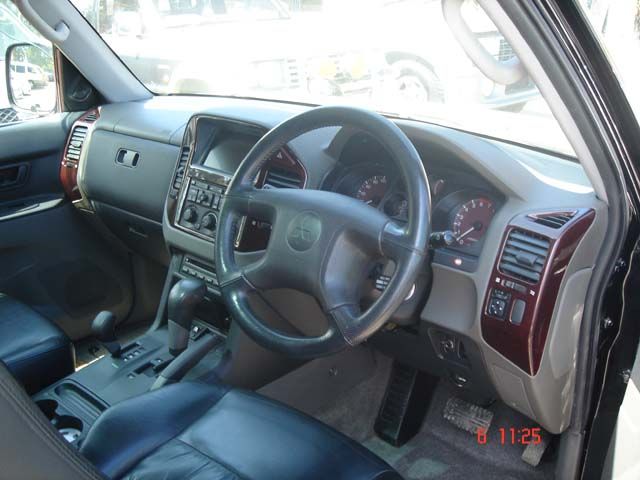 2000 Mitsubishi Pajero