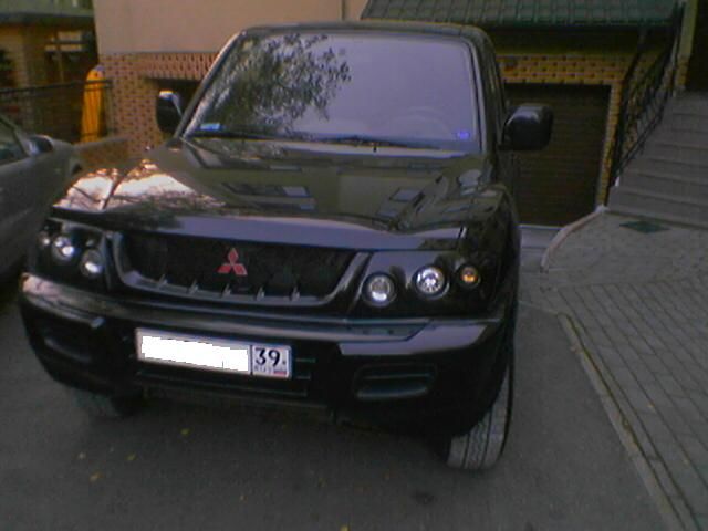 2000 Mitsubishi Pajero