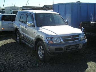 2000 Mitsubishi Pajero