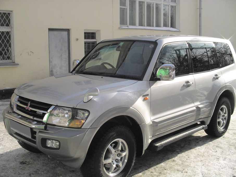 2000 Mitsubishi Pajero