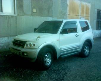 2000 Mitsubishi Pajero