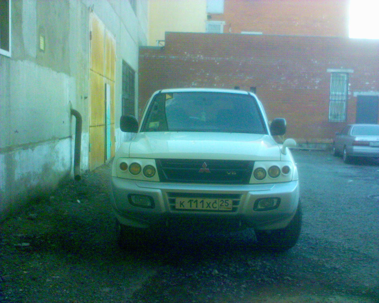 2000 Mitsubishi Pajero