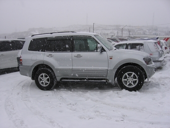 2000 Mitsubishi Pajero