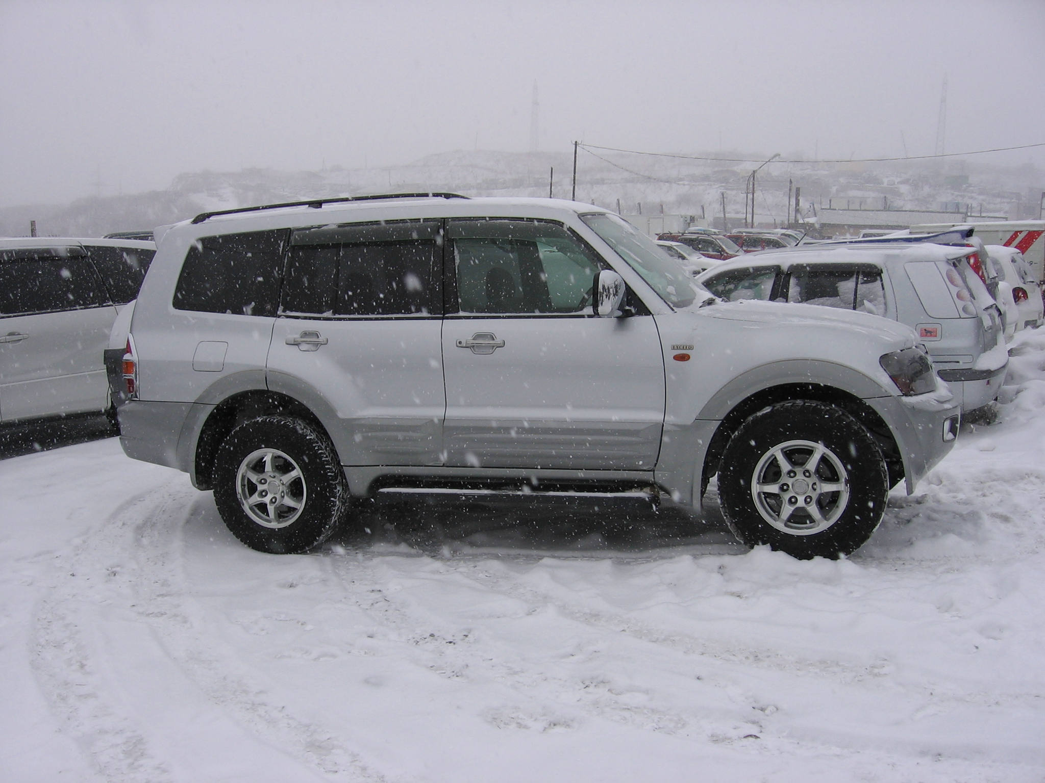 2000 Mitsubishi Pajero