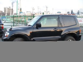 2000 Mitsubishi Pajero