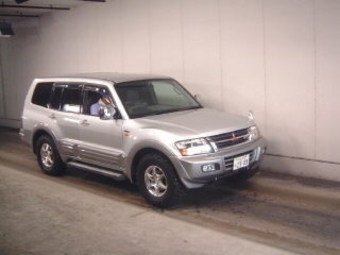 2000 Mitsubishi Pajero