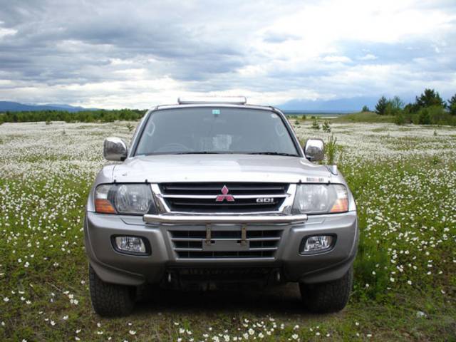 2000 Mitsubishi Pajero