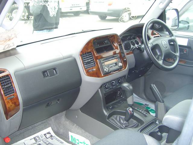 2000 Mitsubishi Pajero