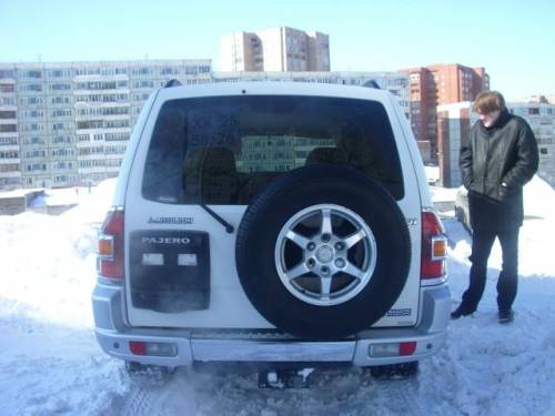 2000 Mitsubishi Pajero