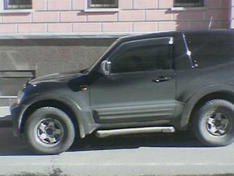 2000 Mitsubishi Pajero