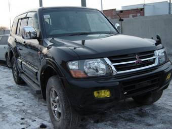 2000 Mitsubishi Pajero