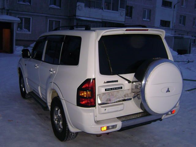 2000 Mitsubishi Pajero