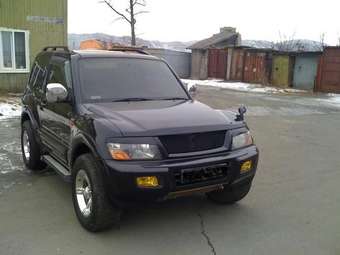 2000 Mitsubishi Pajero