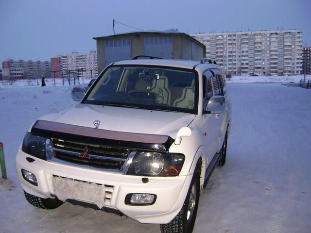2000 Mitsubishi Pajero