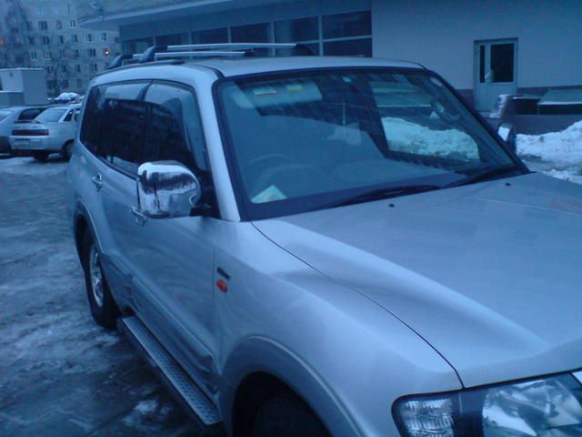 2000 Mitsubishi Pajero