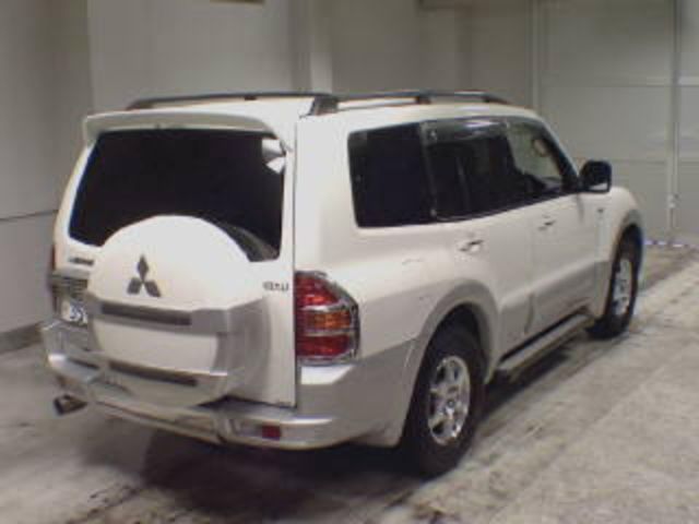2000 Mitsubishi Pajero