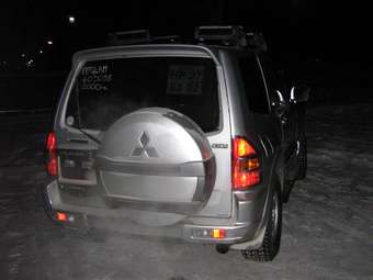 2000 Mitsubishi Pajero
