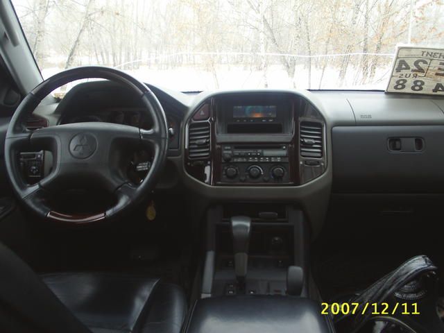 2000 Mitsubishi Pajero