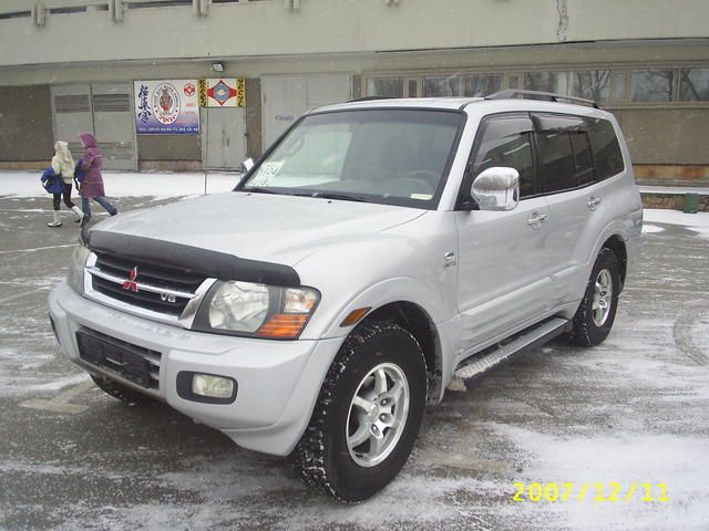 2000 Mitsubishi Pajero