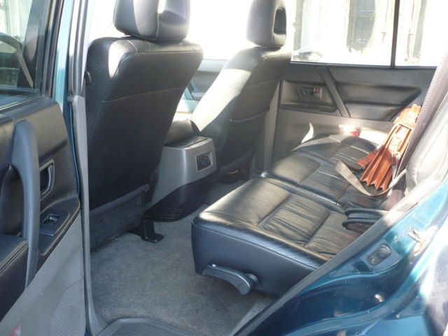 2000 Mitsubishi Pajero