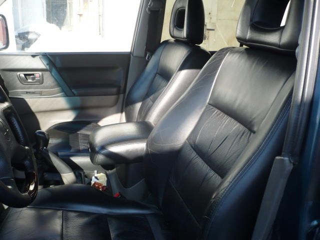 2000 Mitsubishi Pajero