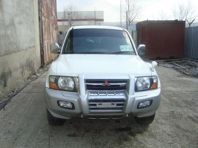 2000 Mitsubishi Pajero