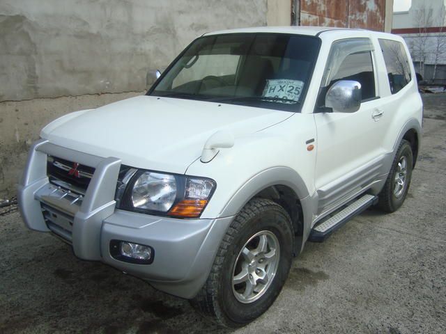 2000 Mitsubishi Pajero