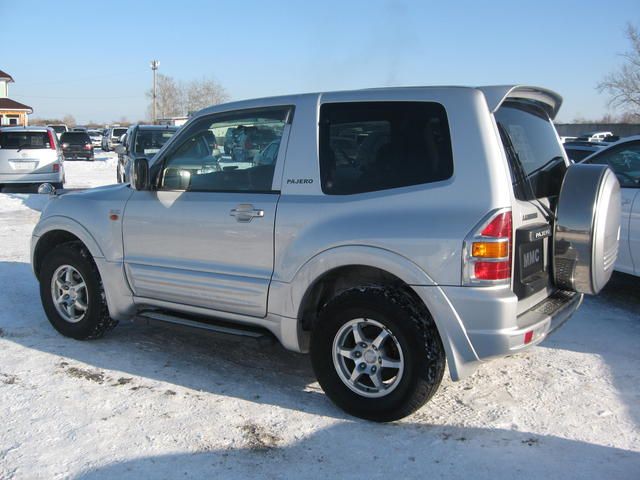 2000 Mitsubishi Pajero