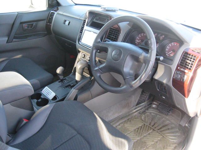 2000 Mitsubishi Pajero