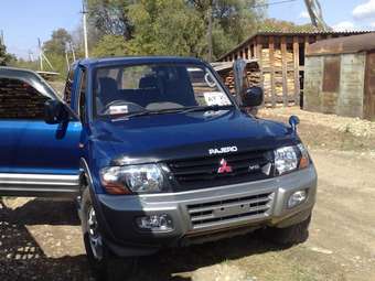 2000 Mitsubishi Pajero