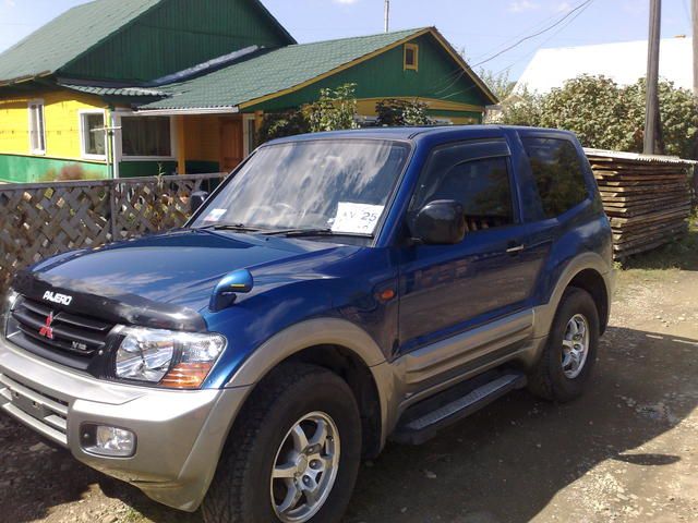 2000 Mitsubishi Pajero