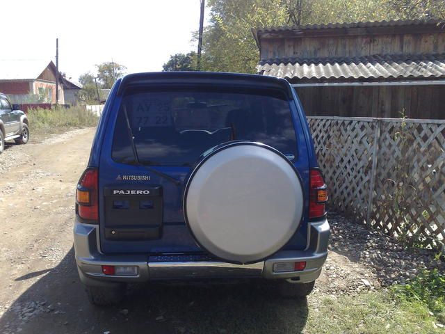 2000 Mitsubishi Pajero