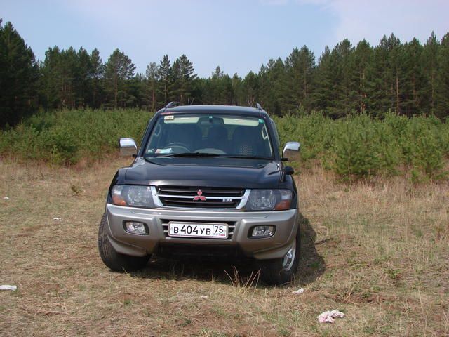 2000 Mitsubishi Pajero