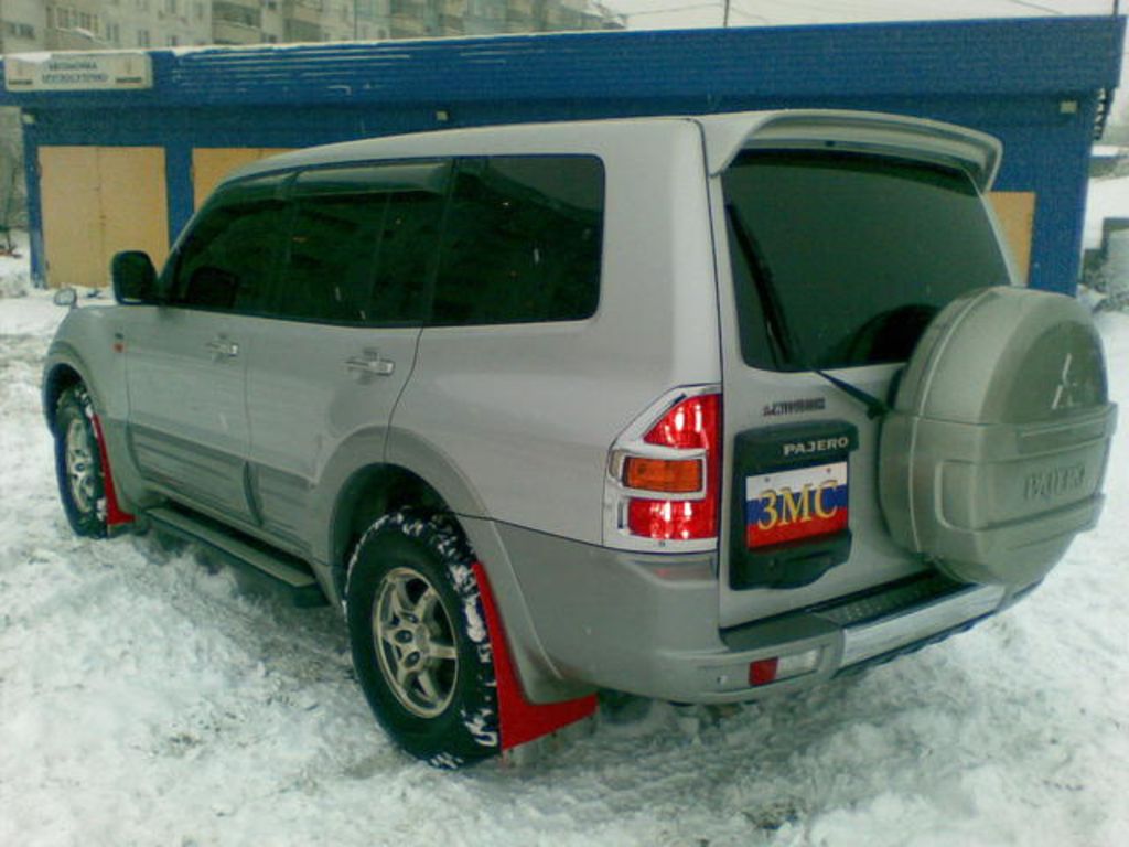 2000 Mitsubishi Pajero