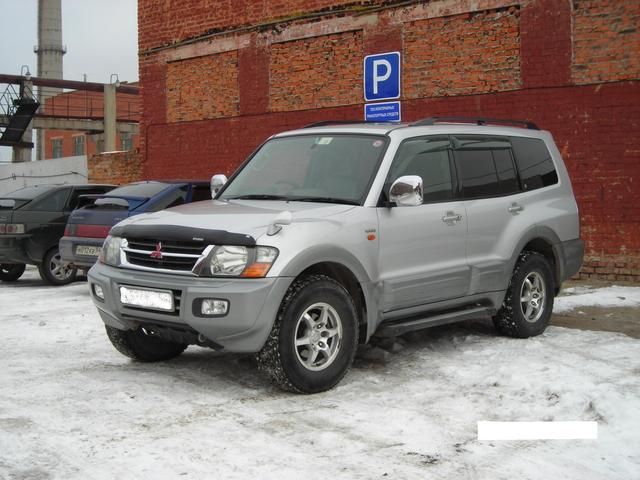 2000 Mitsubishi Pajero