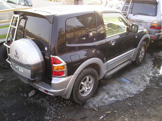 2000 Mitsubishi Pajero