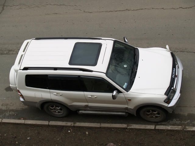 2000 Mitsubishi Pajero