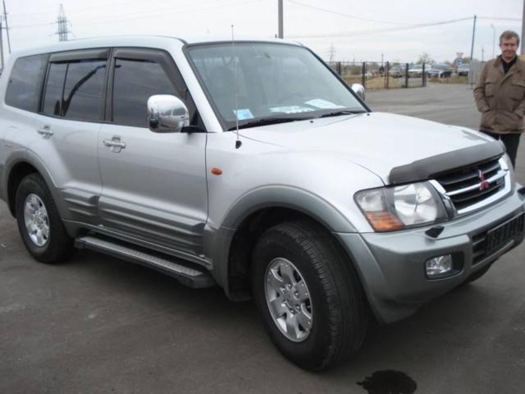 2000 Mitsubishi Pajero