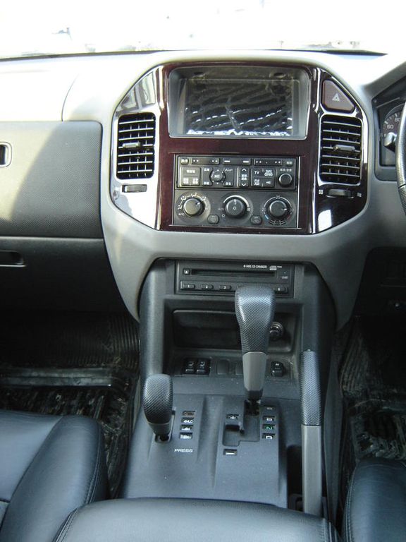 2000 Mitsubishi Pajero