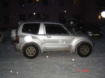 2000 Mitsubishi Pajero
