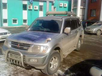 2000 Mitsubishi Pajero