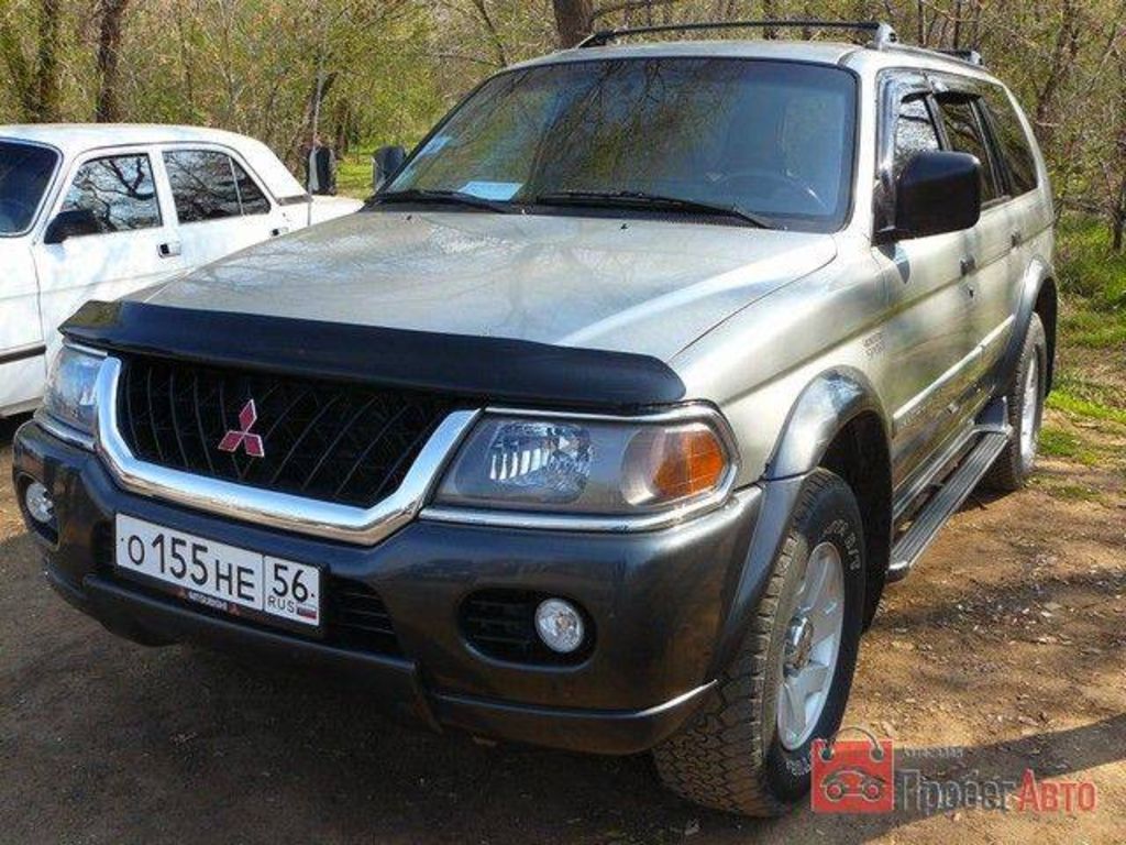 2000 Mitsubishi Pajero