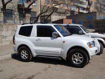 2000 Mitsubishi Pajero