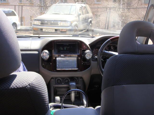 2000 Mitsubishi Pajero