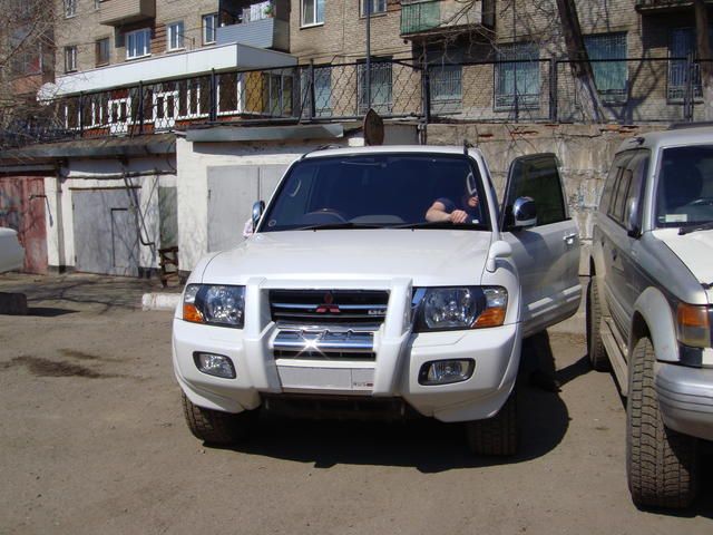 2000 Mitsubishi Pajero