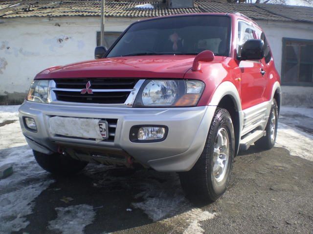 2000 Mitsubishi Pajero